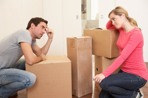 Packing and loading support for a flat move in Stockwell